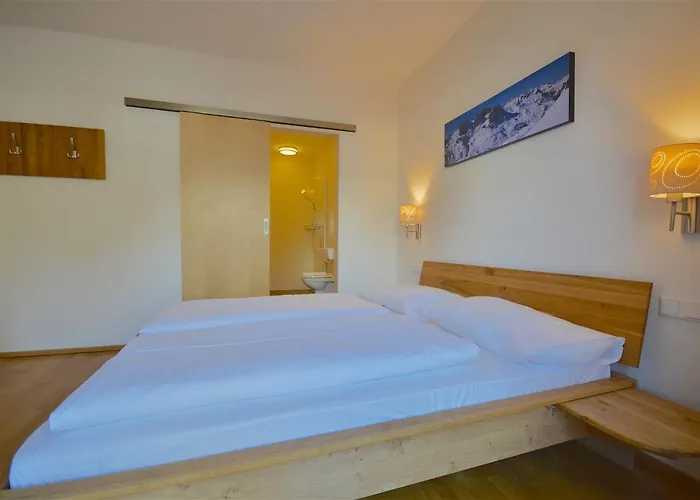 Igor - By Alpen アパート